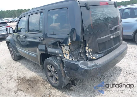 2008 Jeep Liberty Sport z USA, uszkodzony, nr VIN 1J8GP28K48W119943